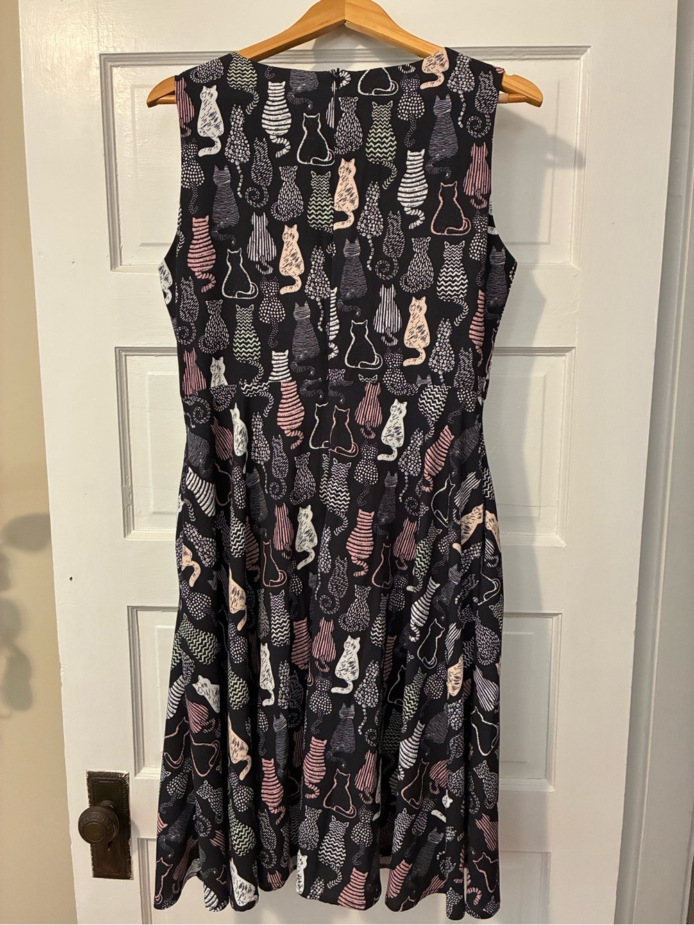 Sleeveless Midi Dress with Cat Print in Navy - Picture 2 of 3